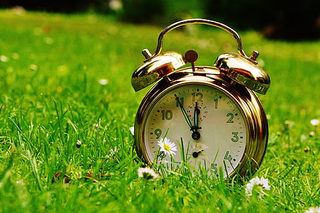 the eleventh hour, disaster, clock, ring the bell, dial, pointer thumbnail