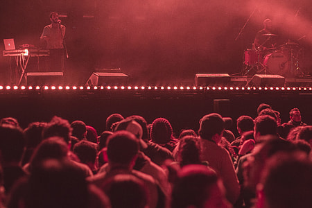 people watching the concert thumbnail