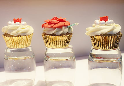 three cupcakes thumbnail