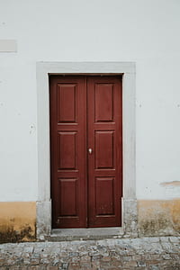 building showing closed doors thumbnail