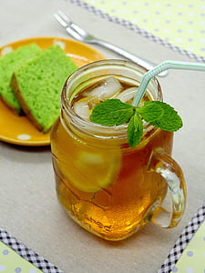 clear glass mason jar selective focus photography thumbnail