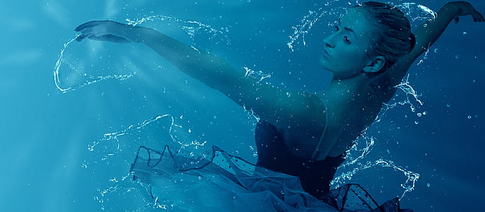woman dancing underwater thumbnail