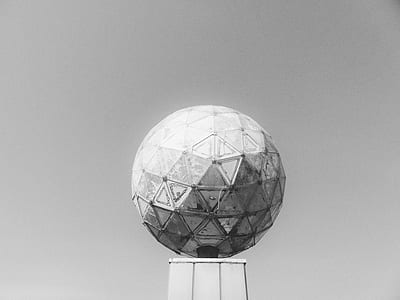 grayscale photo of structure thumbnail