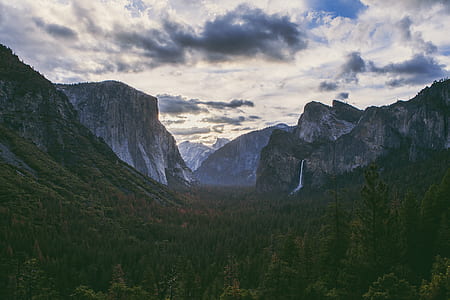 landscape of mountains thumbnail