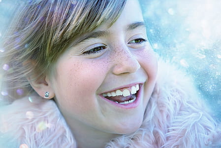 girl wearing coat thumbnail