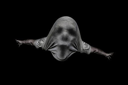 person wearing gray cloth thumbnail