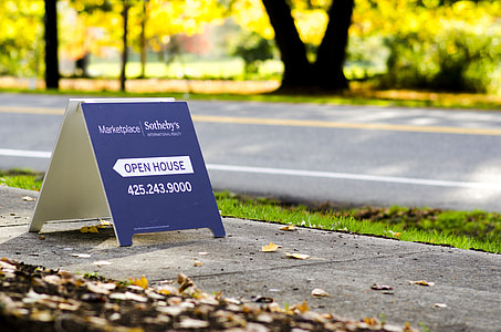 Open House call 425.243.9000 signage thumbnail