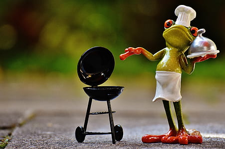 green frog beside black charcoal grill miniatures thumbnail