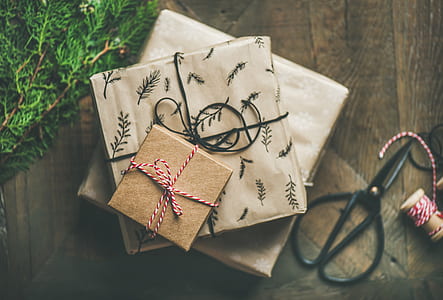 shallow focus photography of present boxes thumbnail