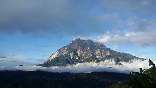 mountain surrounded by clouds thumbnail