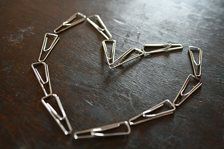 silver-coloerd paper clips thumbnail