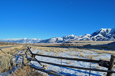 Brown Wooden Fence in Mountain Range thumbnail