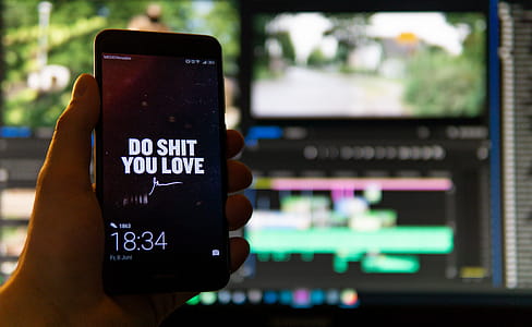 Black Android Smartphone thumbnail