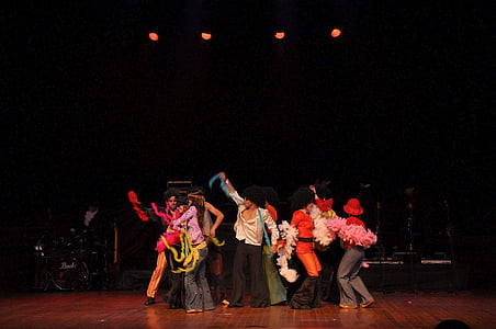 people dancing on stage thumbnail