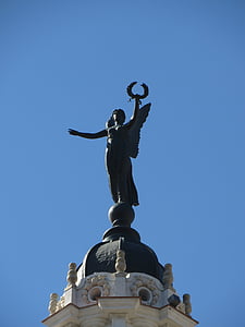 angel spread her arms sculpture thumbnail