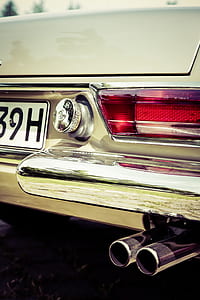 close up photography of white vehicle taillight thumbnail