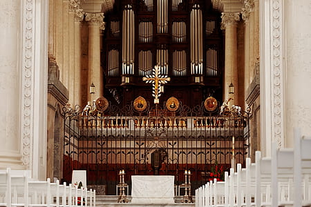 white and brown cathedral thumbnail