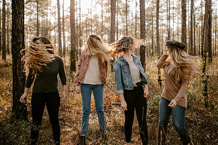 group of woman flipping their hairs thumbnail