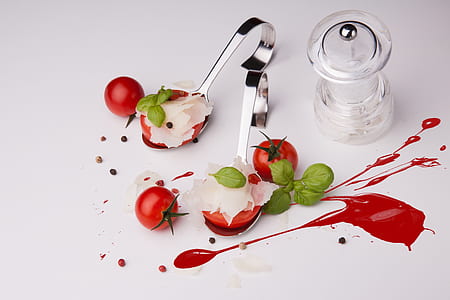tomatoes flatten on white surface thumbnail