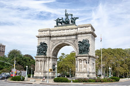 arc de triomp surrounding plant thumbnail