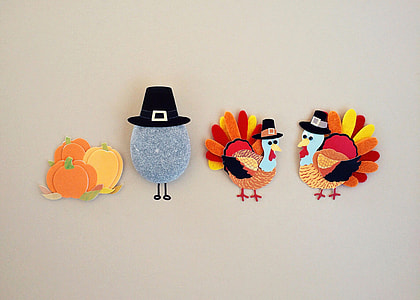 Turkey Art in pilgrim hats of Thanksgiving thumbnail