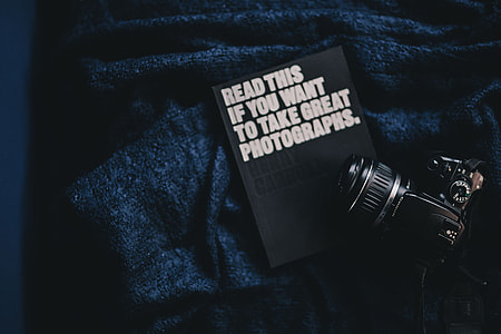DSLR Camera and photography book thumbnail
