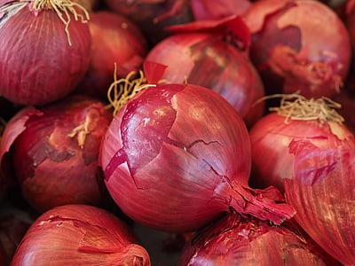 red onion on onions lot thumbnail
