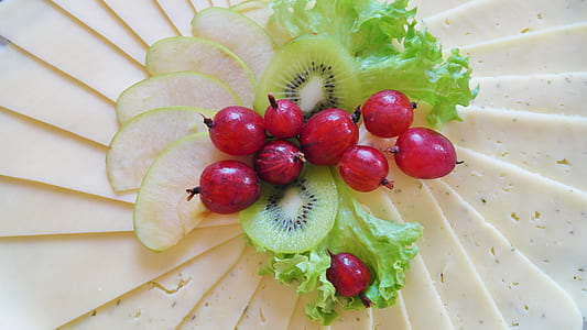 slice fruits with vegetable leaf thumbnail