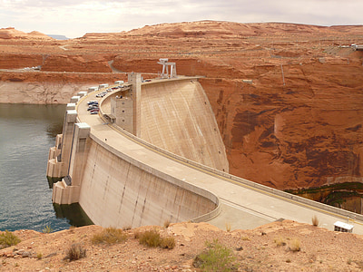 bird's eye view of Hoover Dam thumbnail