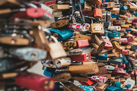 assorted-color promise padlock lot thumbnail