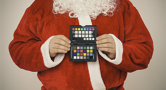 person holding makeup palette thumbnail