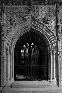 Lincoln Cathedral, Architecture thumbnail