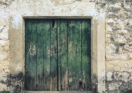 green wooden close door thumbnail