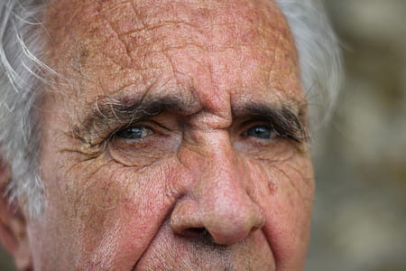 closeup photo of mans face thumbnail