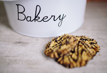 Cookie tin box thumbnail