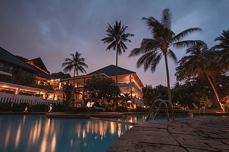 photo of outdoor pool thumbnail