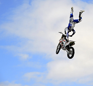 soaring motocross daredevil thumbnail