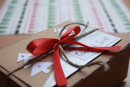 rectangular black labeled gift box thumbnail