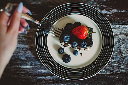 Strawberry Cake thumbnail