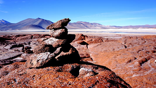 selective focus of cairn stone thumbnail