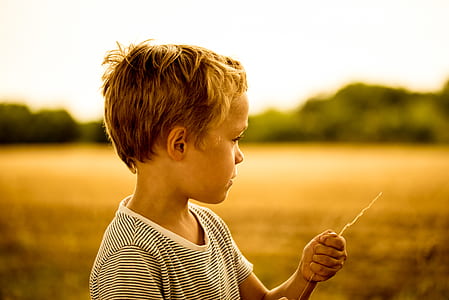 portrait photography of brown haired kid thumbnail
