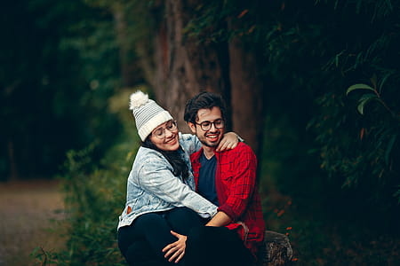 Man Carrying Woman thumbnail