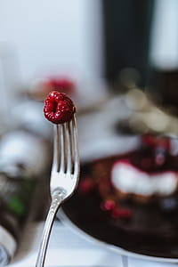 Cheesecake with blueberries and raspberries thumbnail