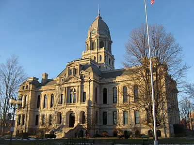 Old Kosciusko County Courthouse in Warsaw, Indiana thumbnail