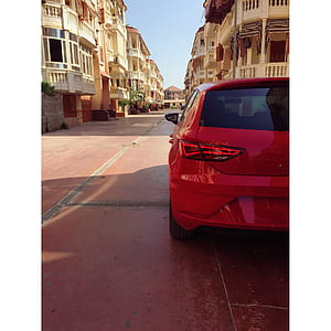 Pink 5-door Hatchback thumbnail