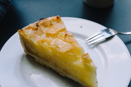 Piece of apple pie thumbnail