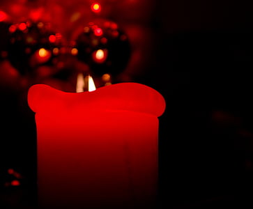 closeup photography of candle light thumbnail