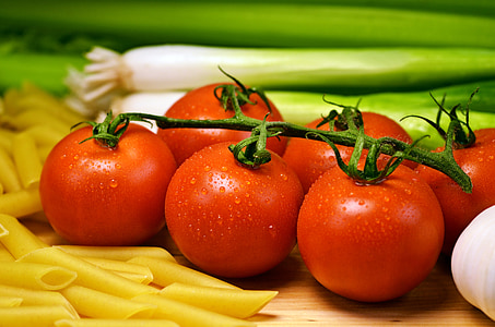 water deww on red tomatoes thumbnail