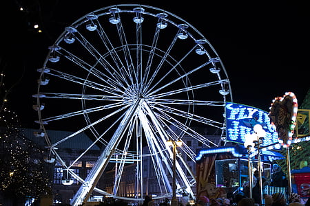White Lighted Ferris Wheel in Amusement Part thumbnail