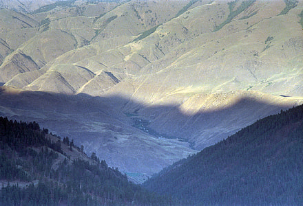 A view of Riggins, Idaho from above thumbnail
